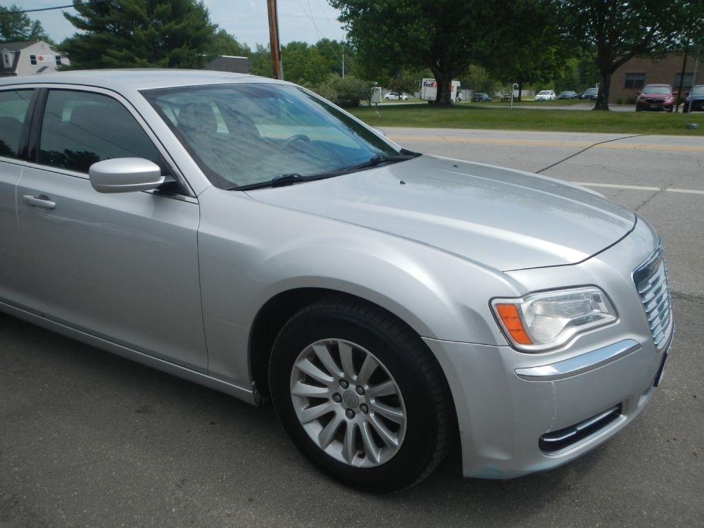 Chrysler 300 Base 2012