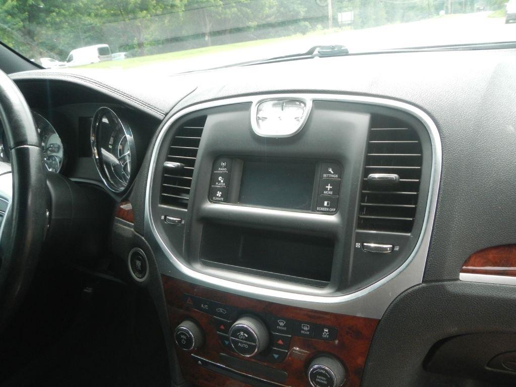 Chrysler 300 Base 2012