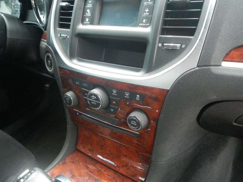 Chrysler 300 Base 2012