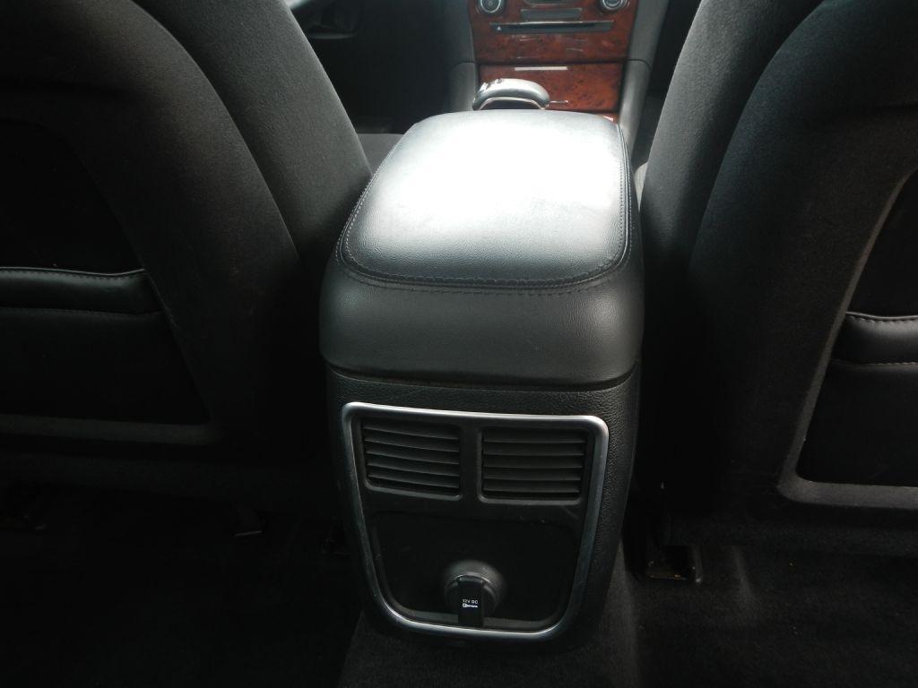 Chrysler 300 Base 2012