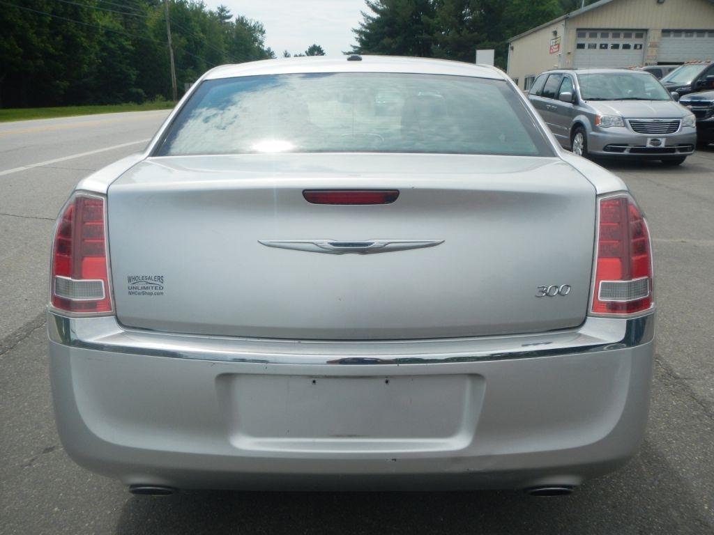 Chrysler 300 Base 2012