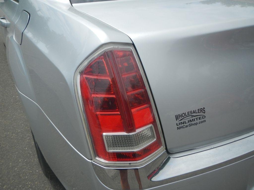 Chrysler 300 Base 2012