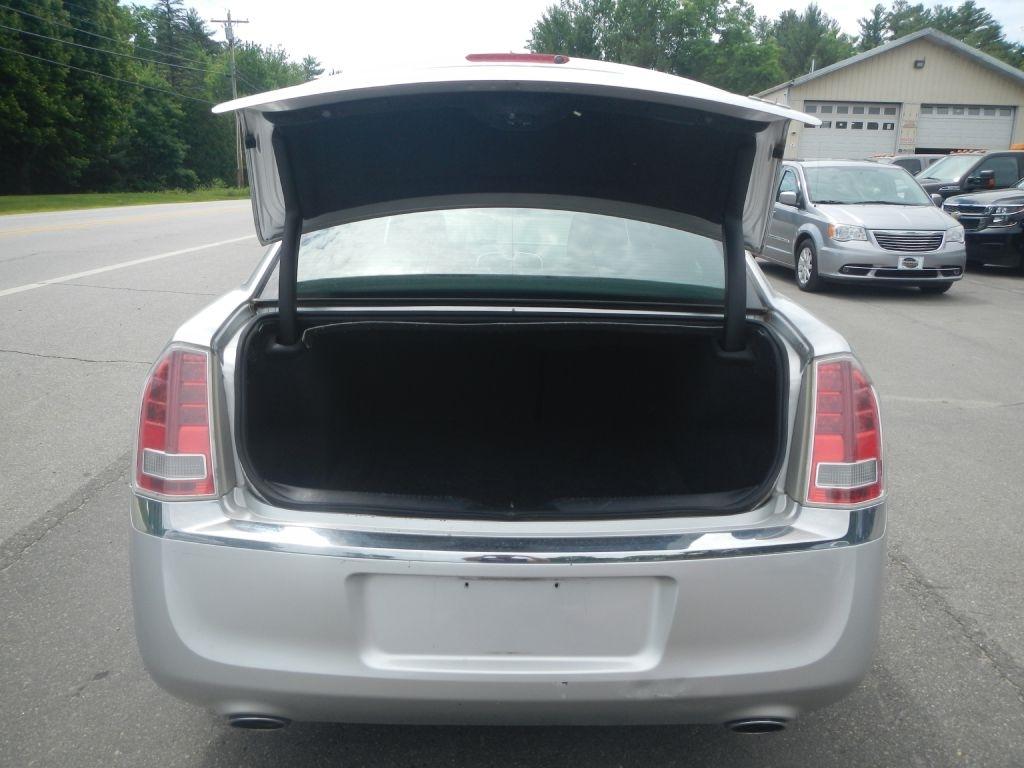 Chrysler 300 Base 2012