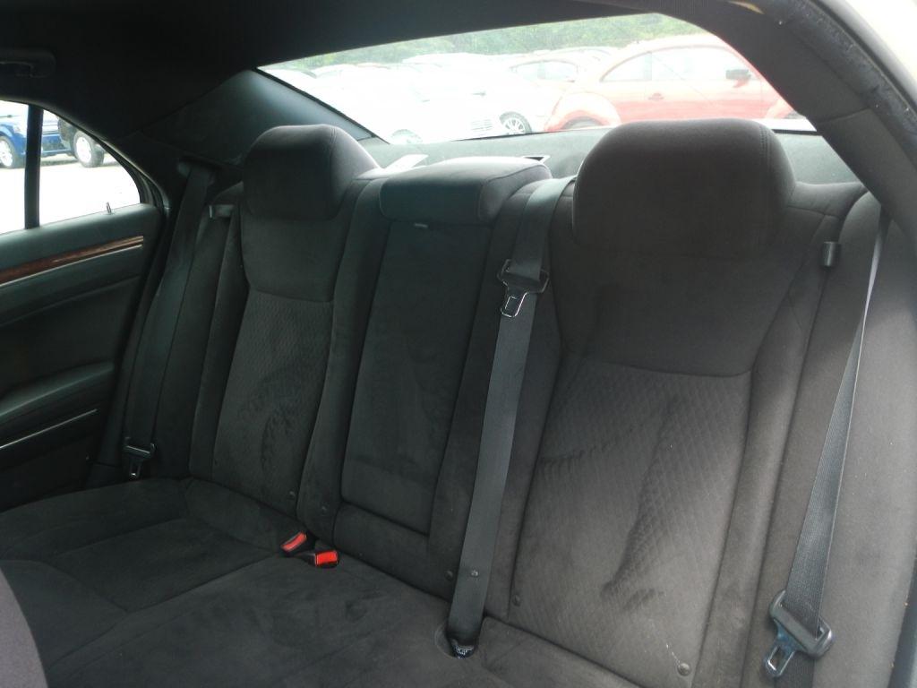Chrysler 300 Base 2012