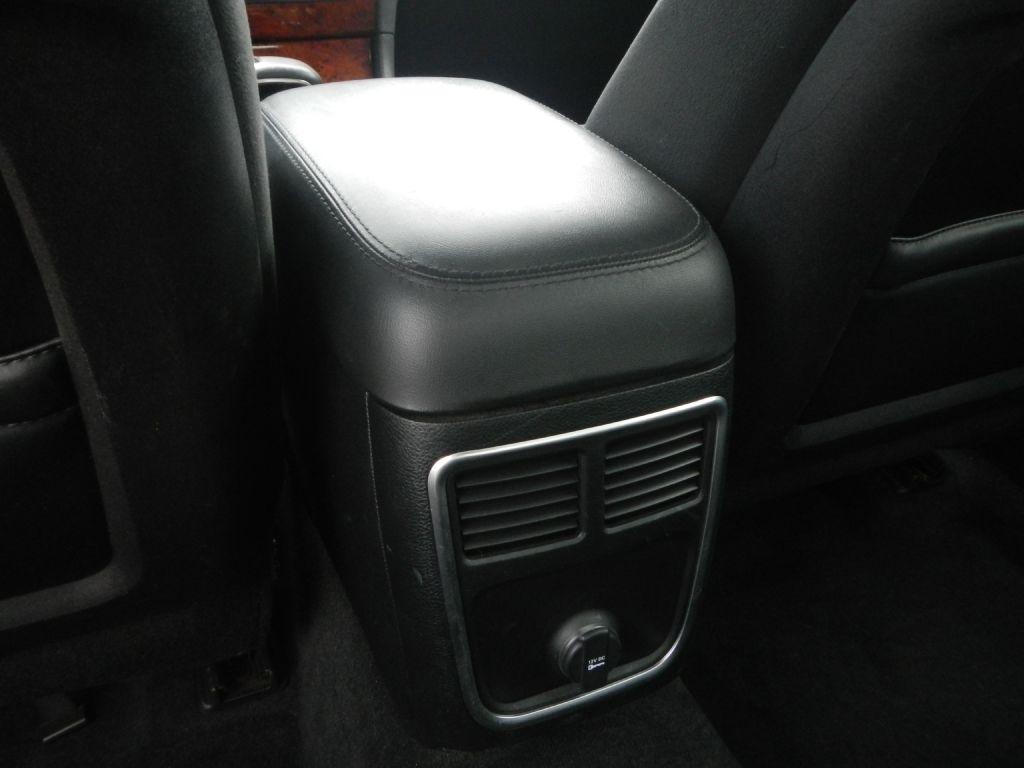 Chrysler 300 Base 2012
