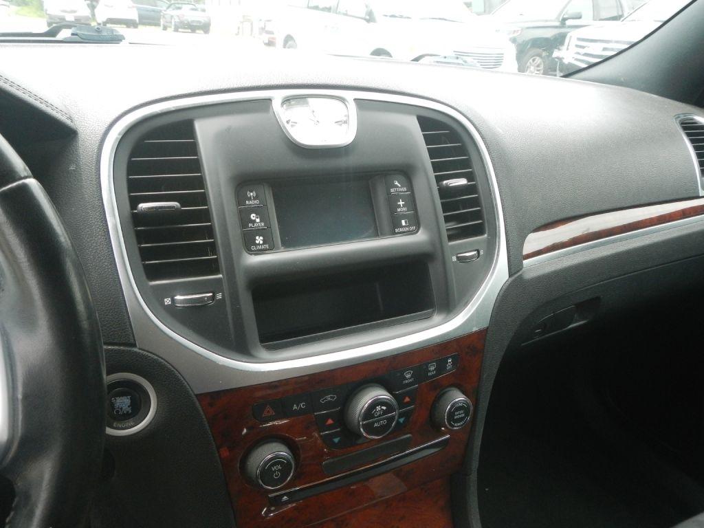 Chrysler 300 Base 2012