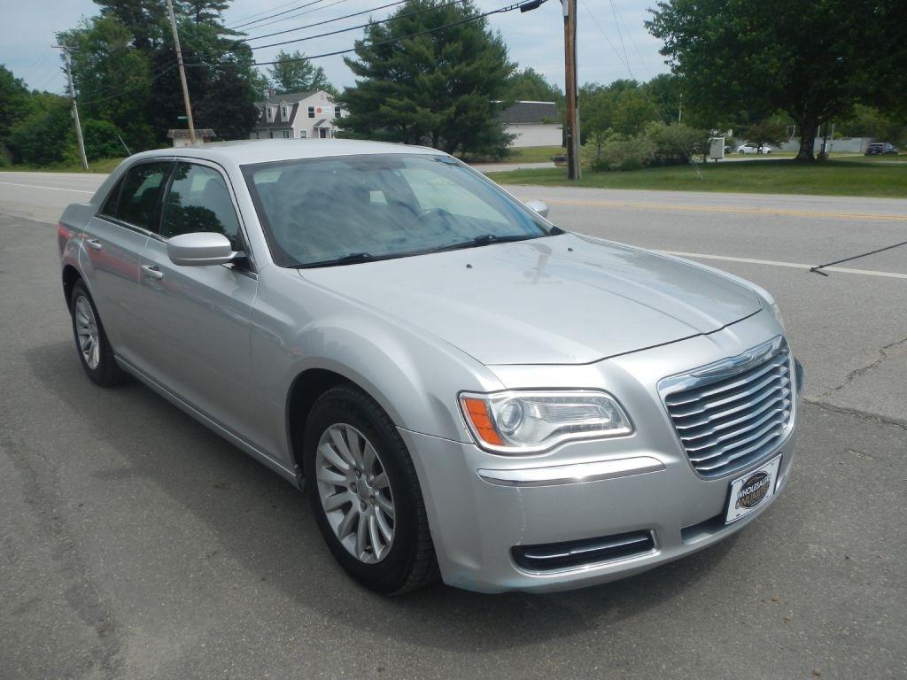 Chrysler 300 Base 2012