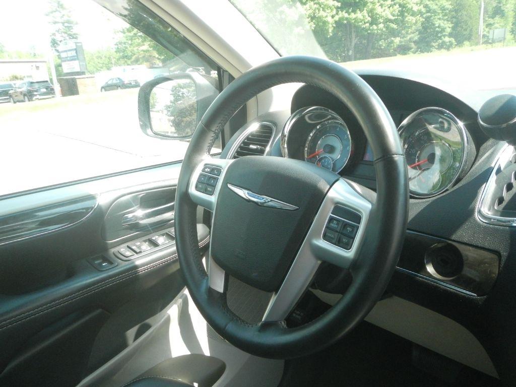 Chrysler Town & Country Touring 2014