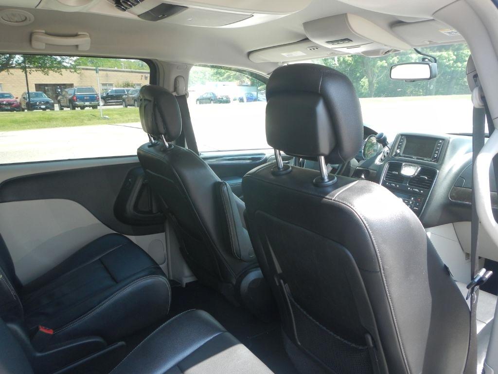 Chrysler Town & Country Touring 2014