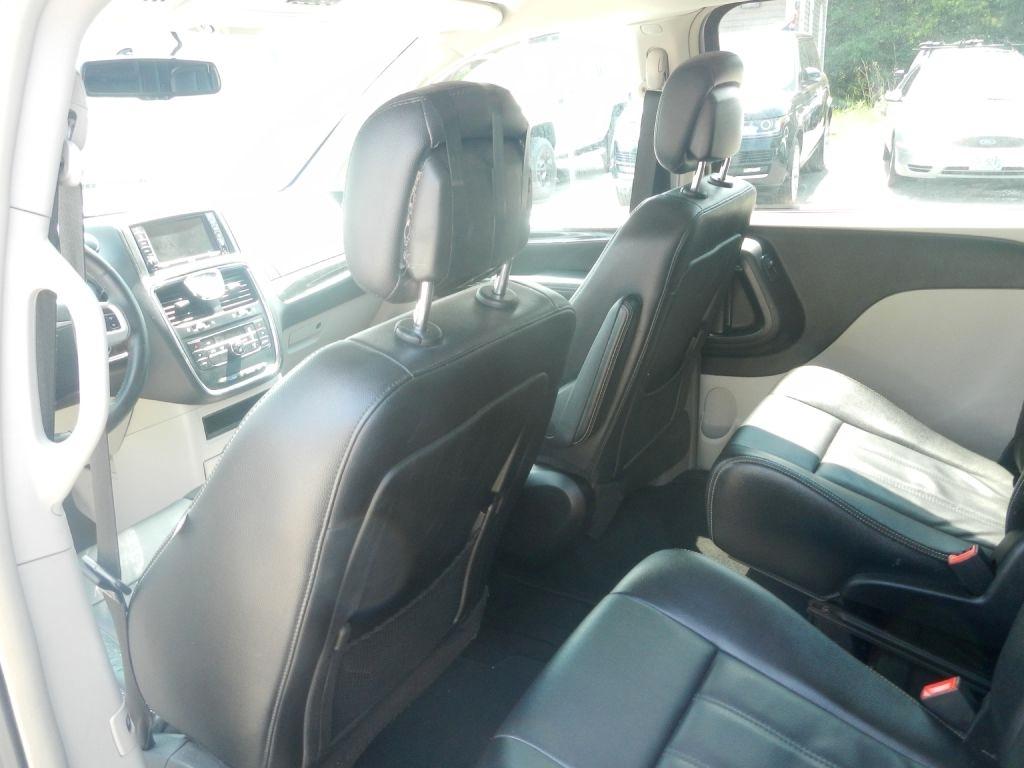 Chrysler Town & Country Touring 2014