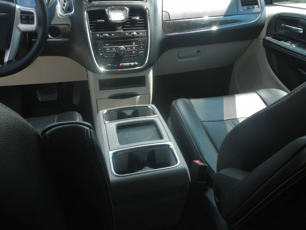 Chrysler Town & Country Touring 2014