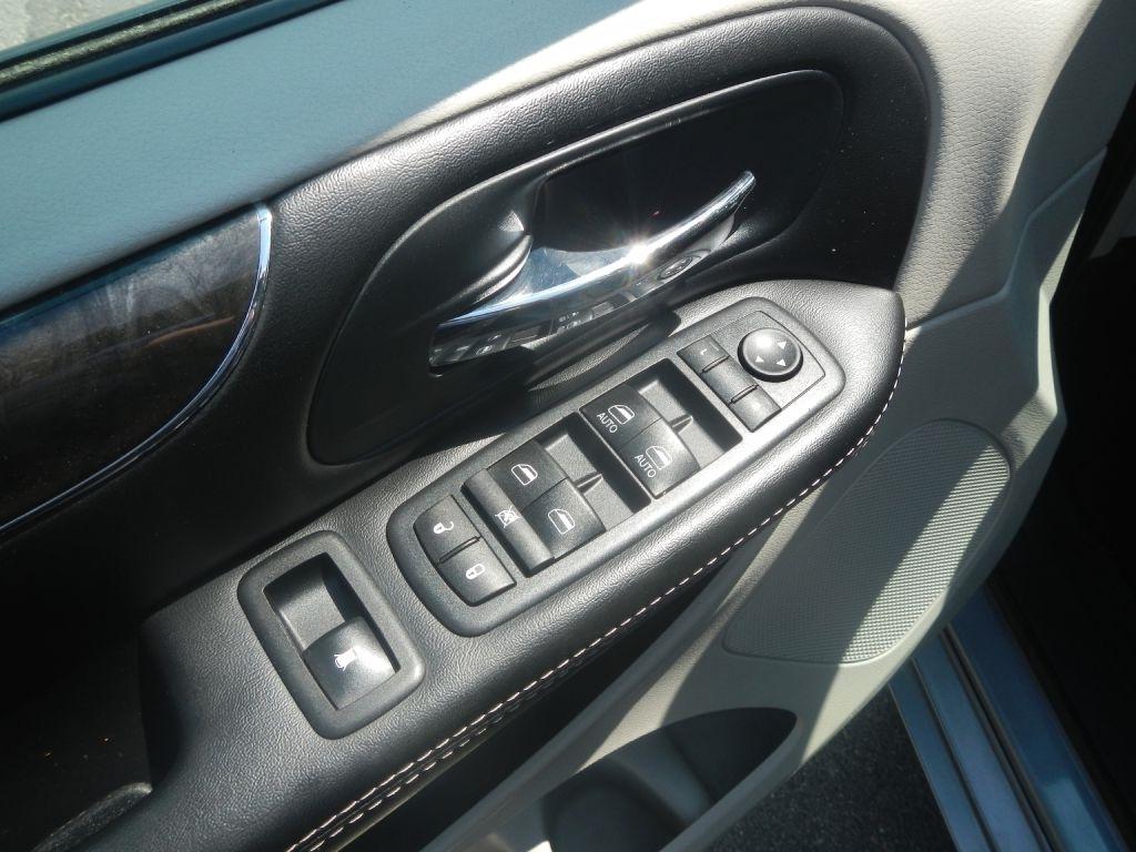 Chrysler Town & Country Touring 2014