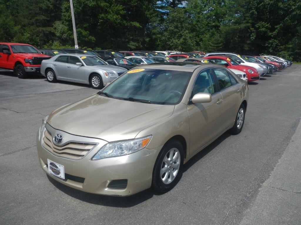 Toyota Camry LE 6-Spd AT 2011