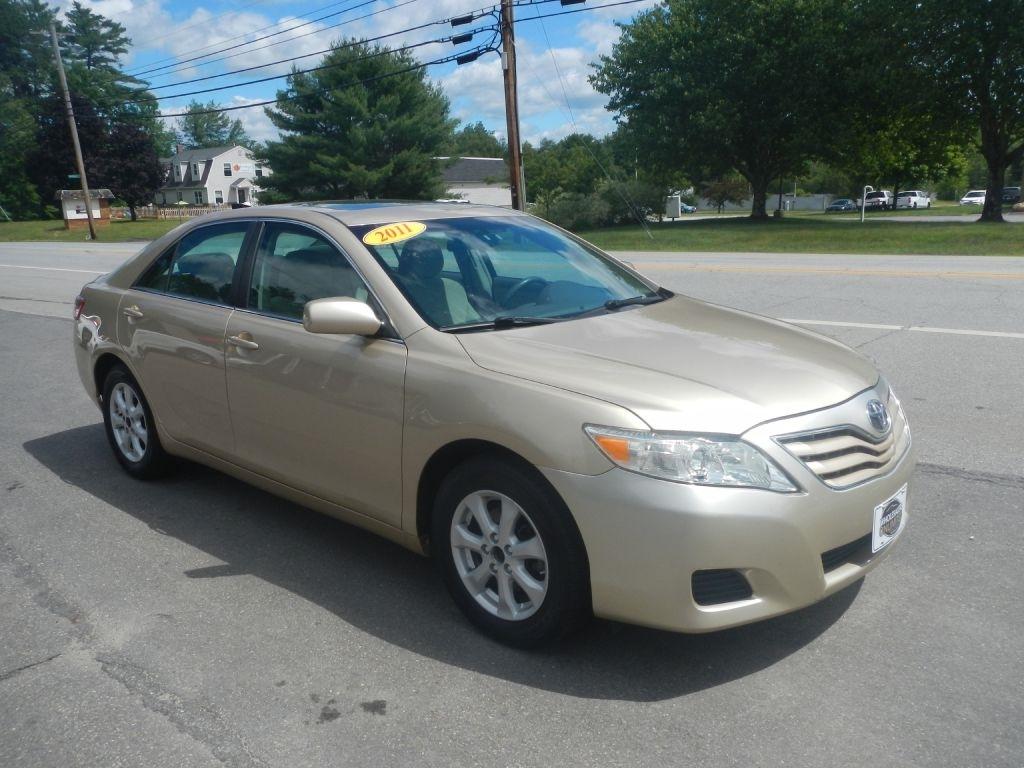 Toyota Camry LE 6-Spd AT 2011