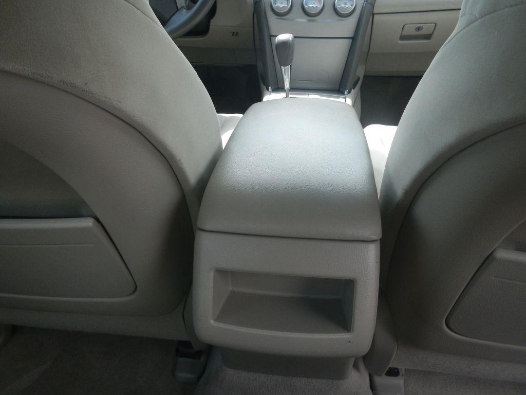 Toyota Camry LE 6-Spd AT 2011