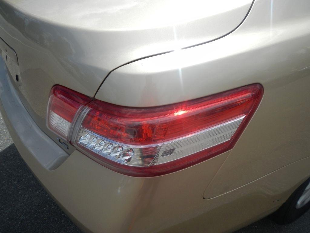 Toyota Camry LE 6-Spd AT 2011