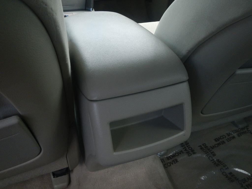 Toyota Camry LE 6-Spd AT 2011