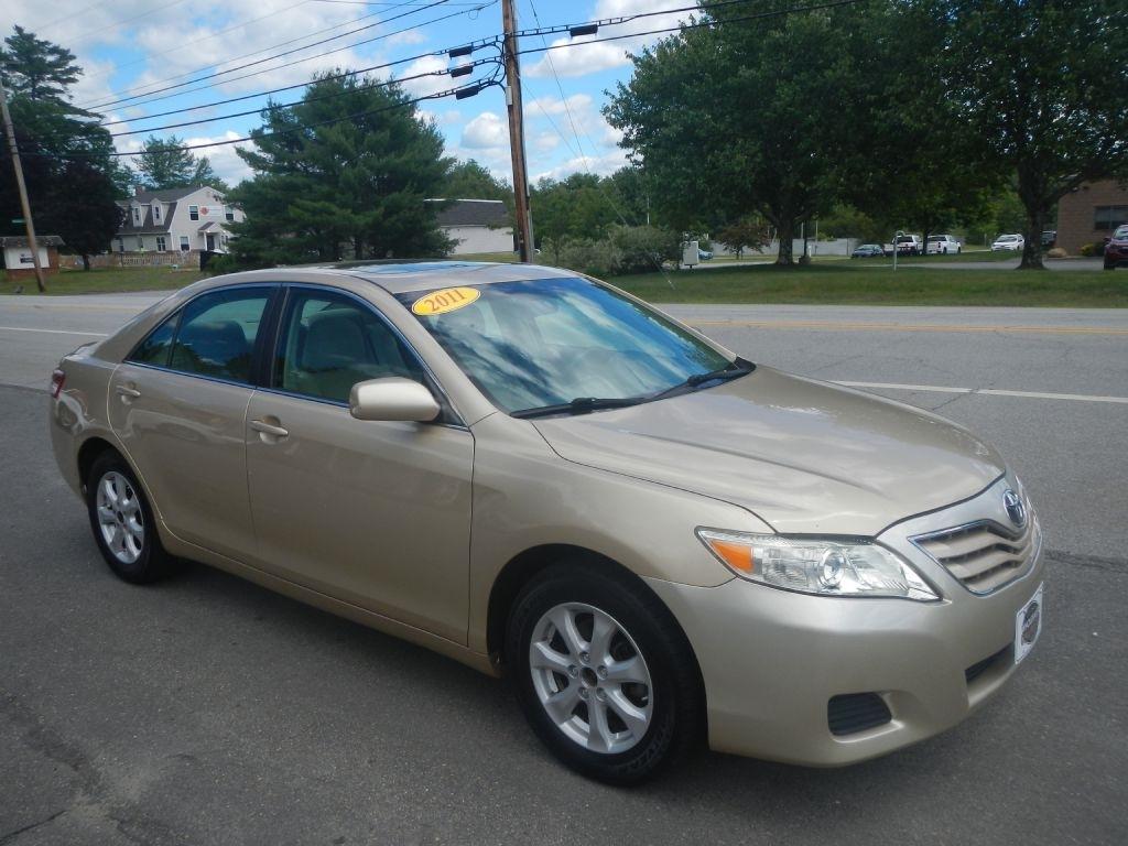 Toyota Camry LE 6-Spd AT 2011