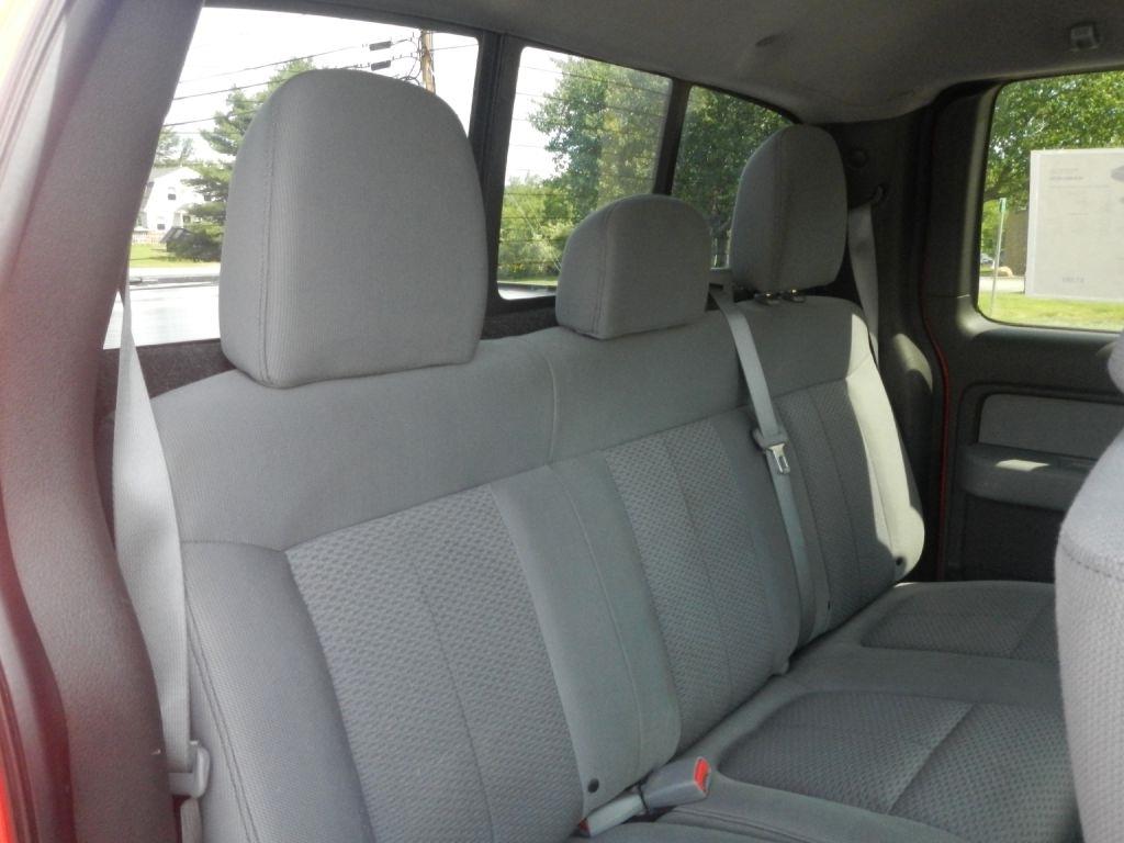 Ford F-150 XL SuperCab 8-ft. Bed 4WD 2011