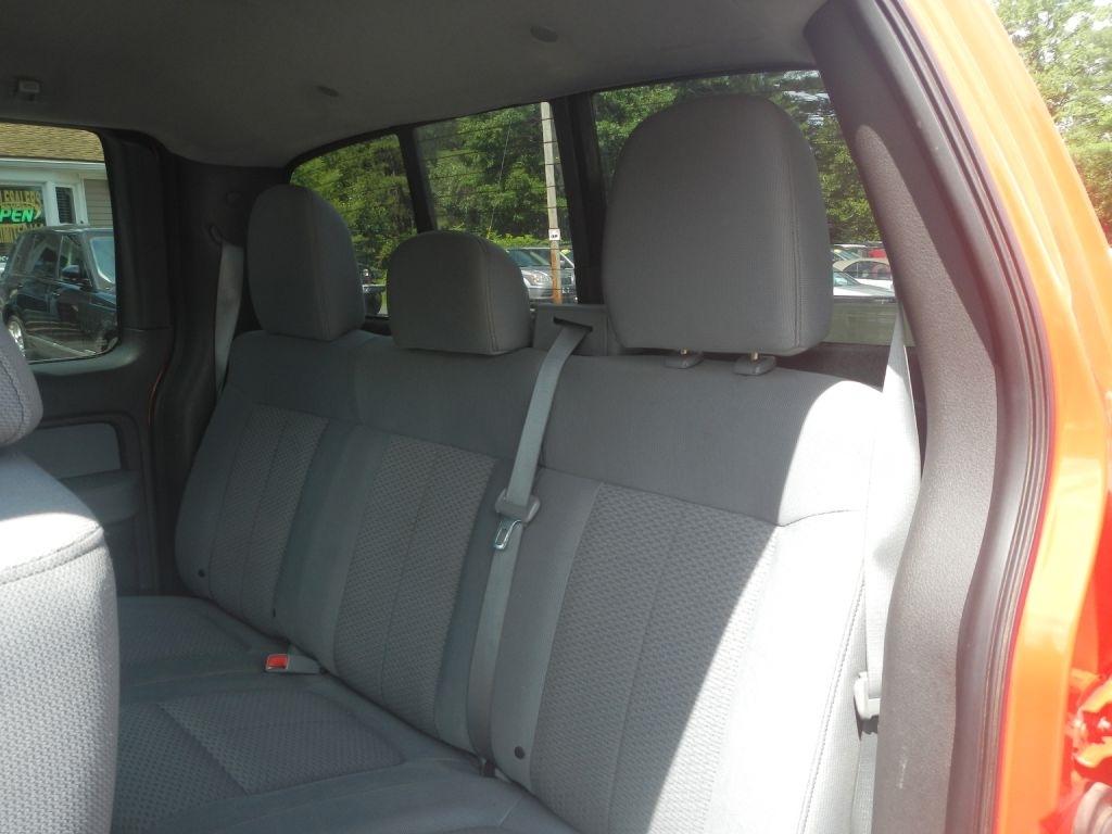 Ford F-150 XL SuperCab 8-ft. Bed 4WD 2011