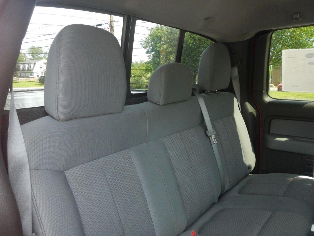 Ford F-150 XL SuperCab 8-ft. Bed 4WD 2011