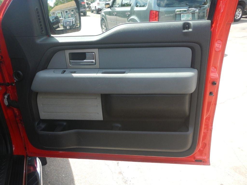 Ford F-150 XL SuperCab 8-ft. Bed 4WD 2011