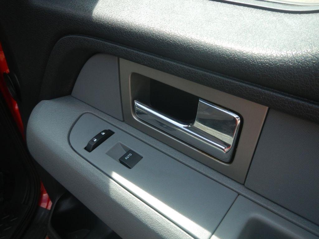 Ford F-150 XL SuperCab 8-ft. Bed 4WD 2011