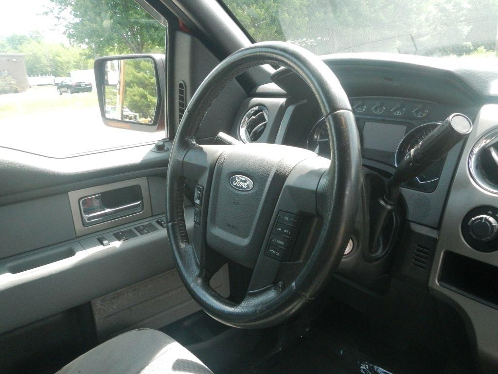 Ford F-150 XL SuperCab 8-ft. Bed 4WD 2011