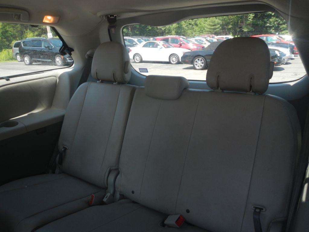 Toyota Sienna XLE FWD 8-Passenger V6 2013