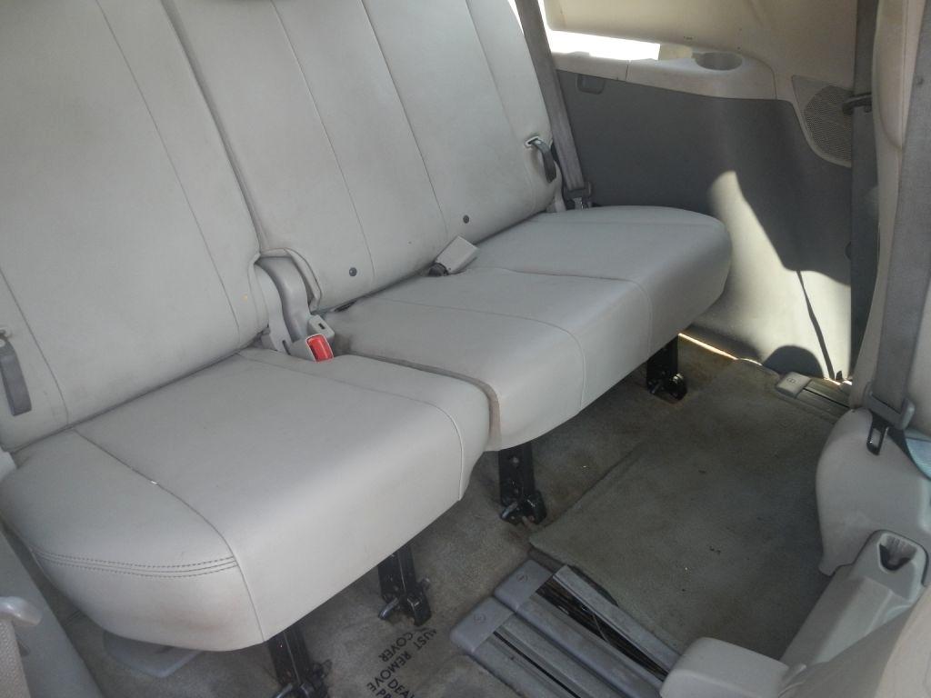 Toyota Sienna XLE FWD 8-Passenger V6 2013