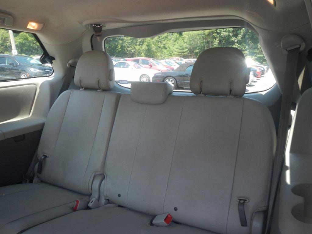 Toyota Sienna XLE FWD 8-Passenger V6 2013