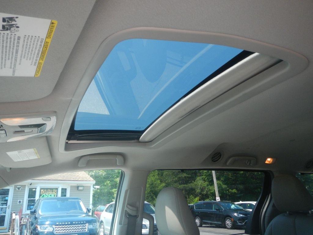 Toyota Sienna XLE FWD 8-Passenger V6 2013