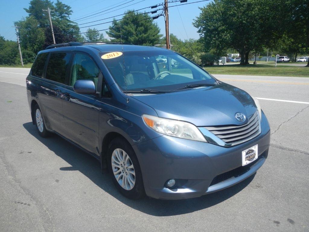 Toyota Sienna XLE FWD 8-Passenger V6 2013