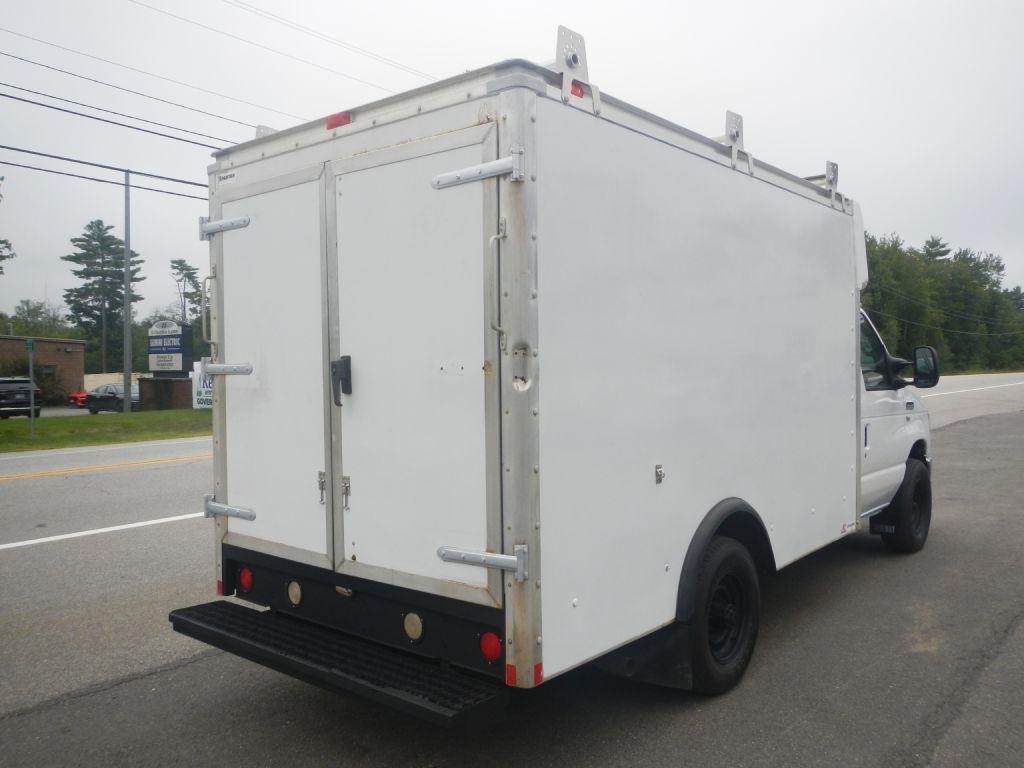 Ford Econoline E-350 Super Duty 2012
