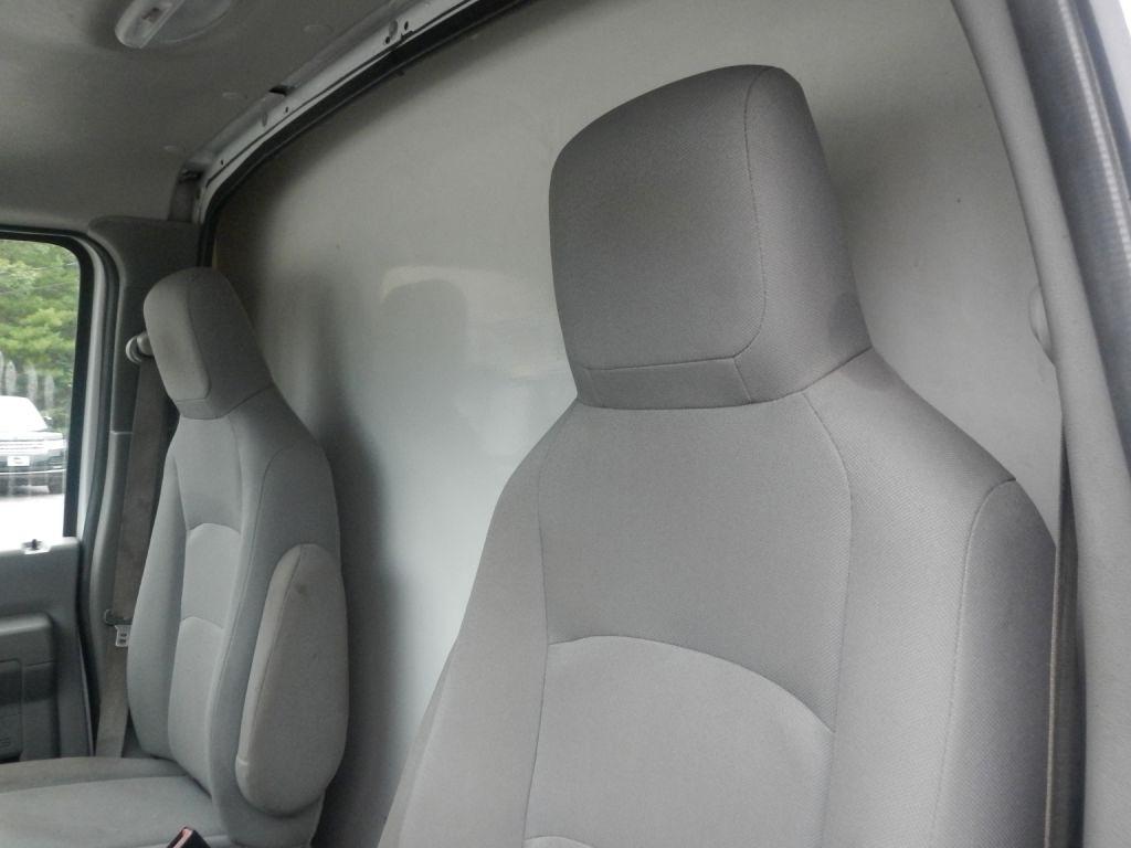 Ford Econoline E-350 Super Duty 2012