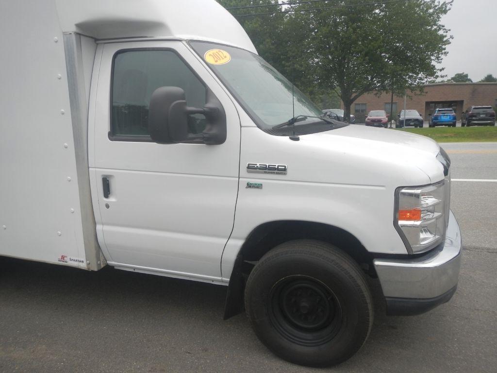 Ford Econoline E-350 Super Duty 2012