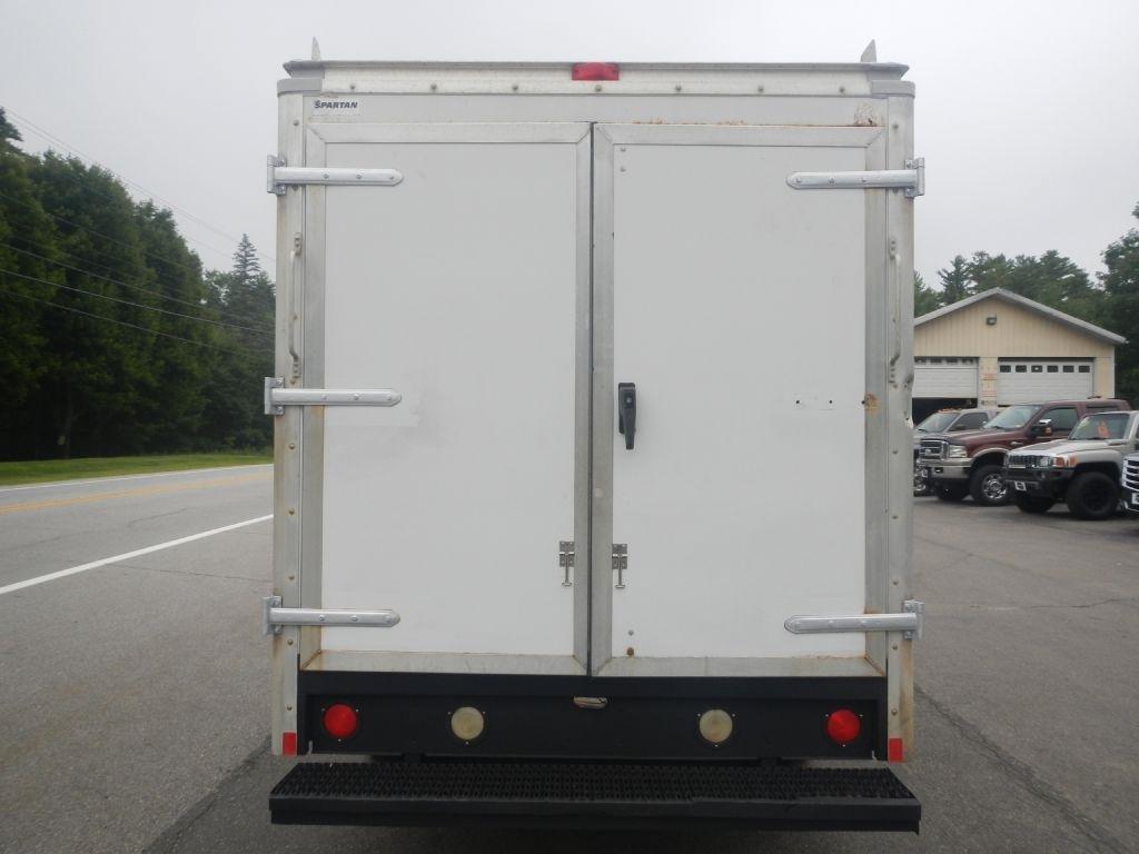 Ford Econoline E-350 Super Duty 2012