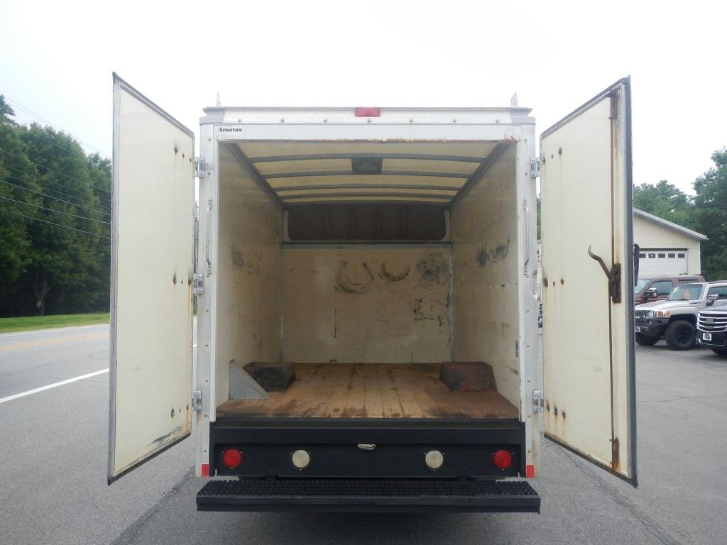 Ford Econoline E-350 Super Duty 2012