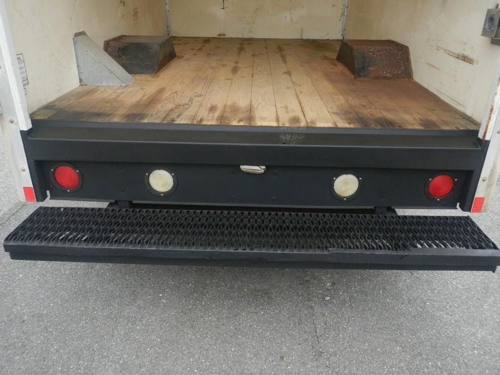 Ford Econoline E-350 Super Duty 2012