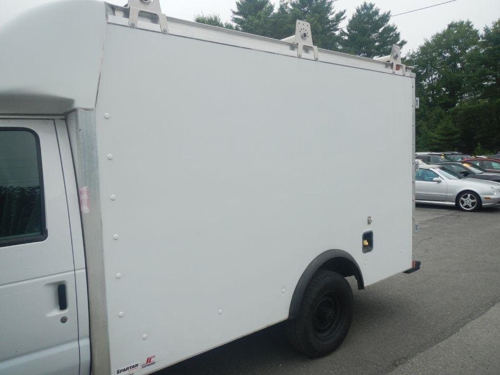 Ford Econoline E-350 Super Duty 2012