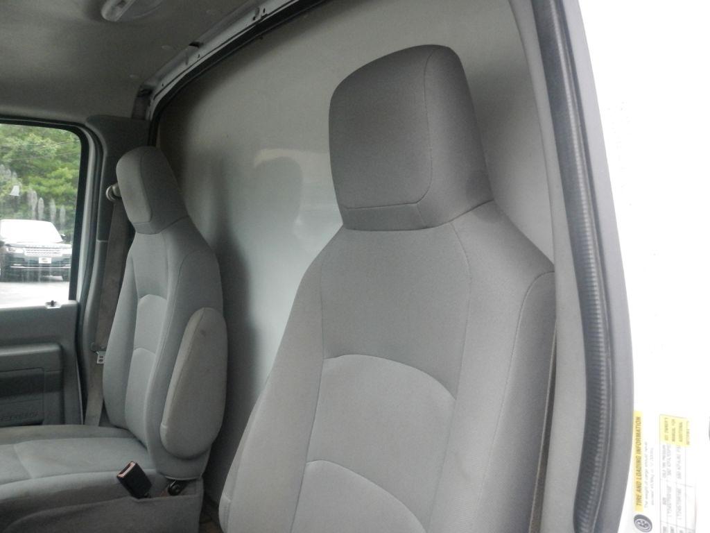 Ford Econoline E-350 Super Duty 2012