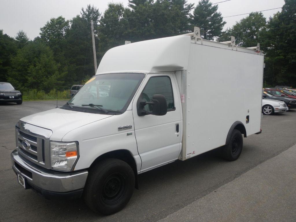 Ford Econoline E-350 Super Duty 2012