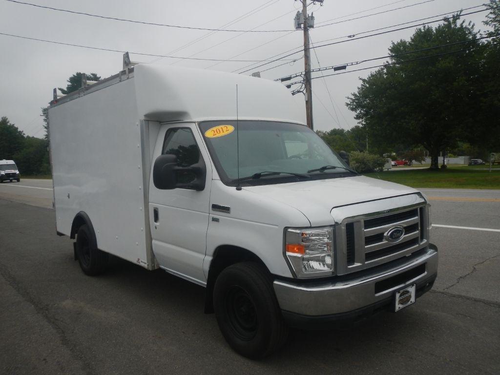 Ford Econoline E-350 Super Duty 2012