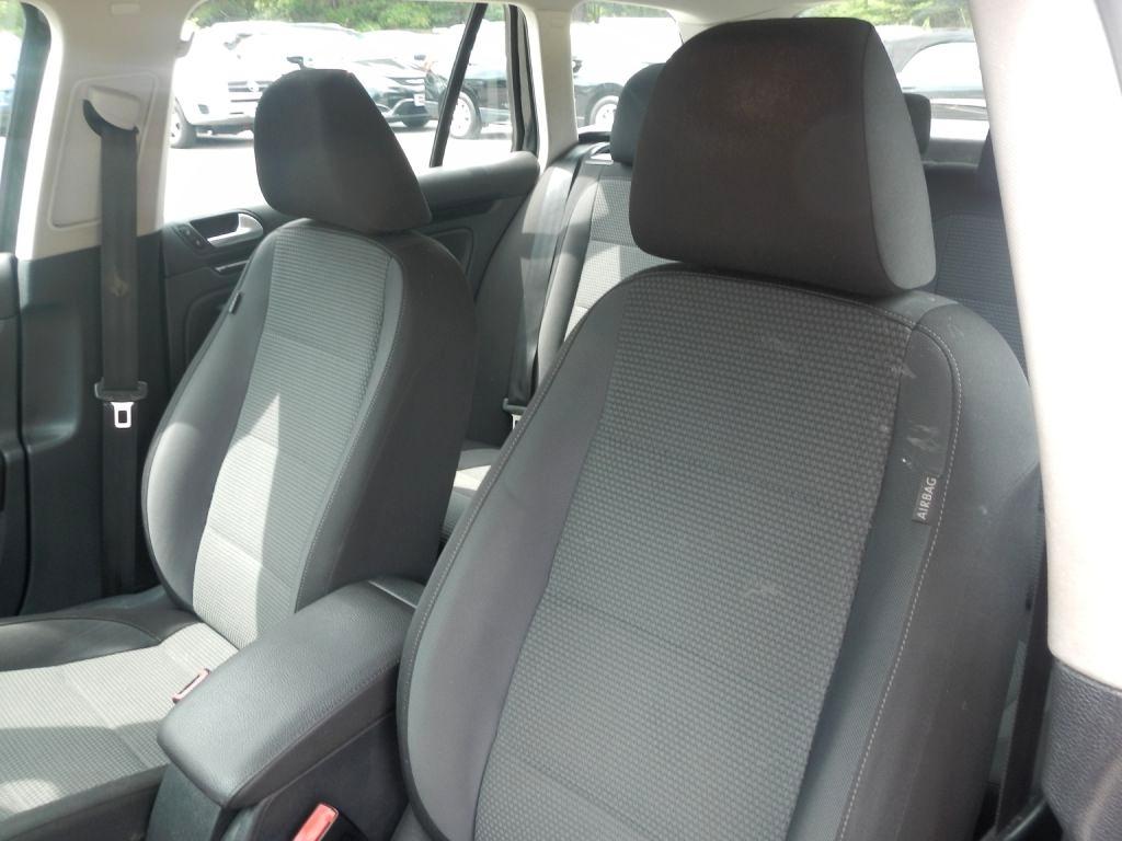 Volkswagen Jetta SportWagen 2.5L SE PZEV 2014