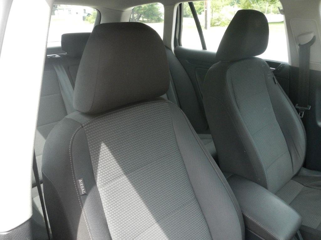 Volkswagen Jetta SportWagen 2.5L SE PZEV 2014