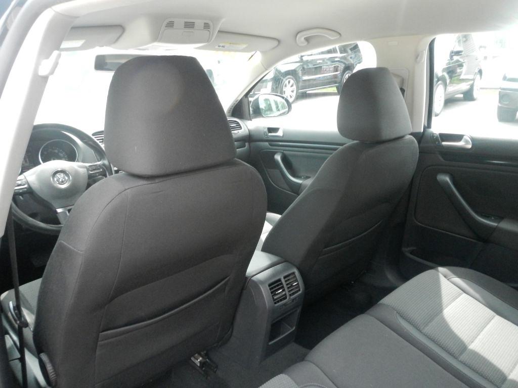 Volkswagen Jetta SportWagen 2.5L SE PZEV 2014