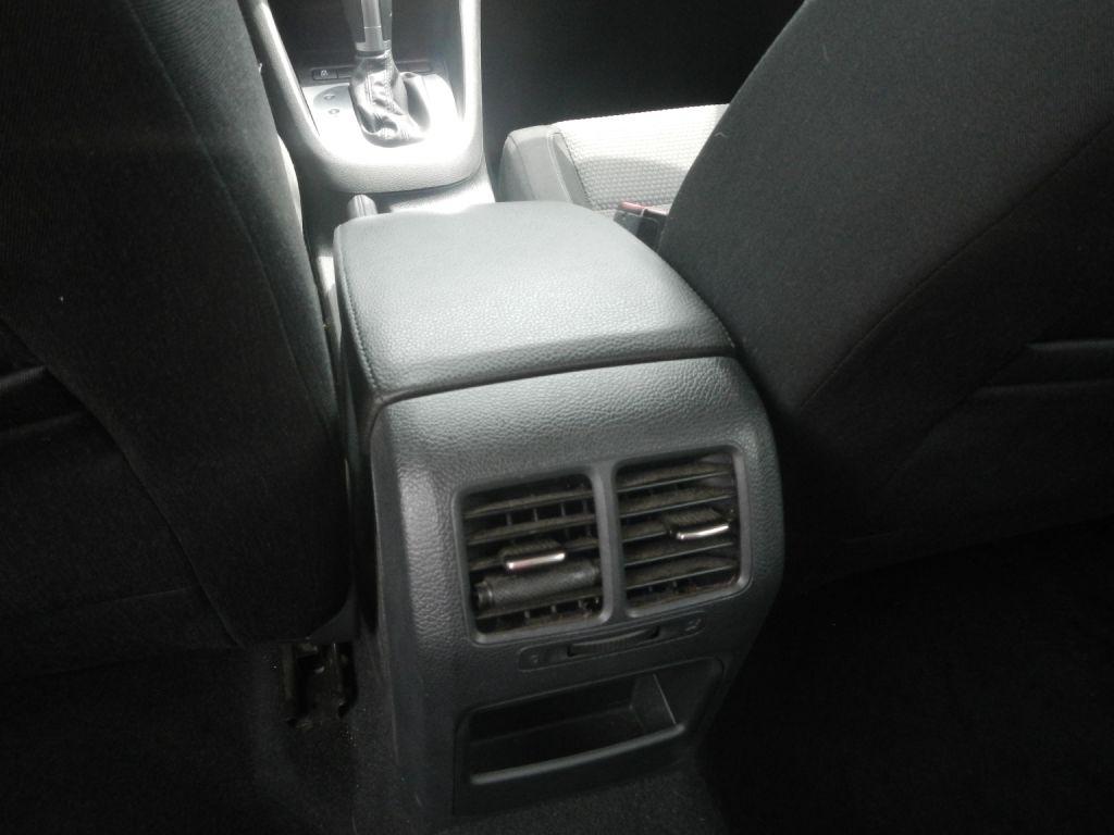 Volkswagen Jetta SportWagen 2.5L SE PZEV 2014