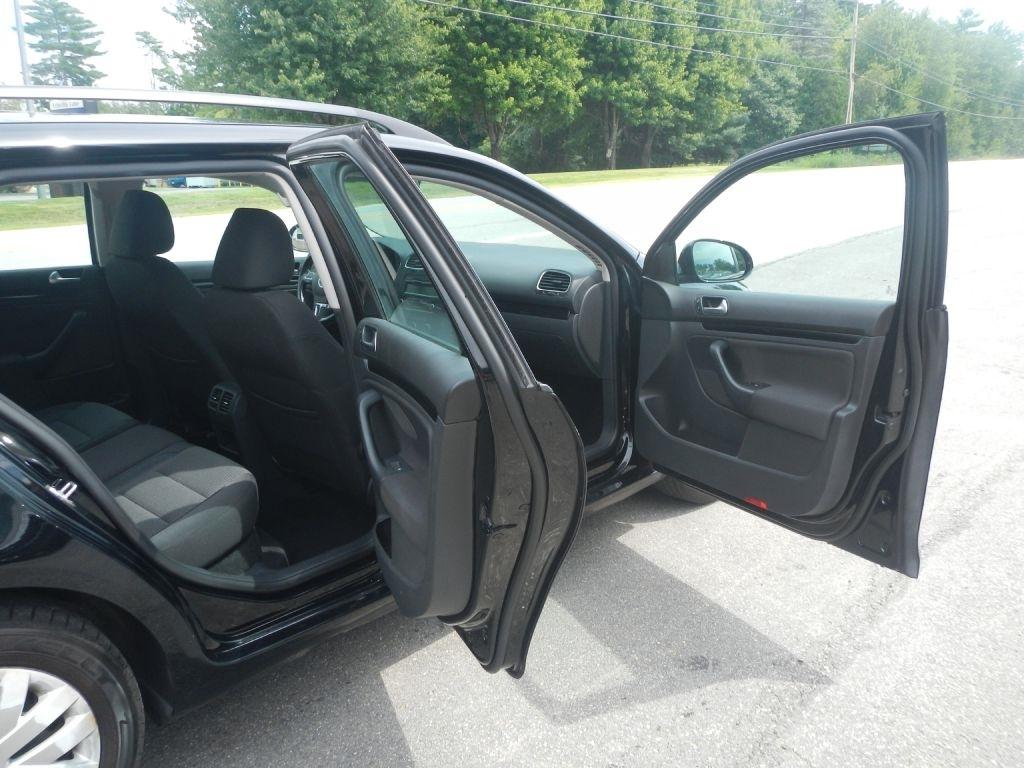Volkswagen Jetta SportWagen 2.5L SE PZEV 2014