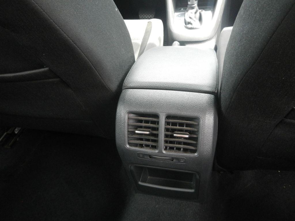 Volkswagen Jetta SportWagen 2.5L SE PZEV 2014