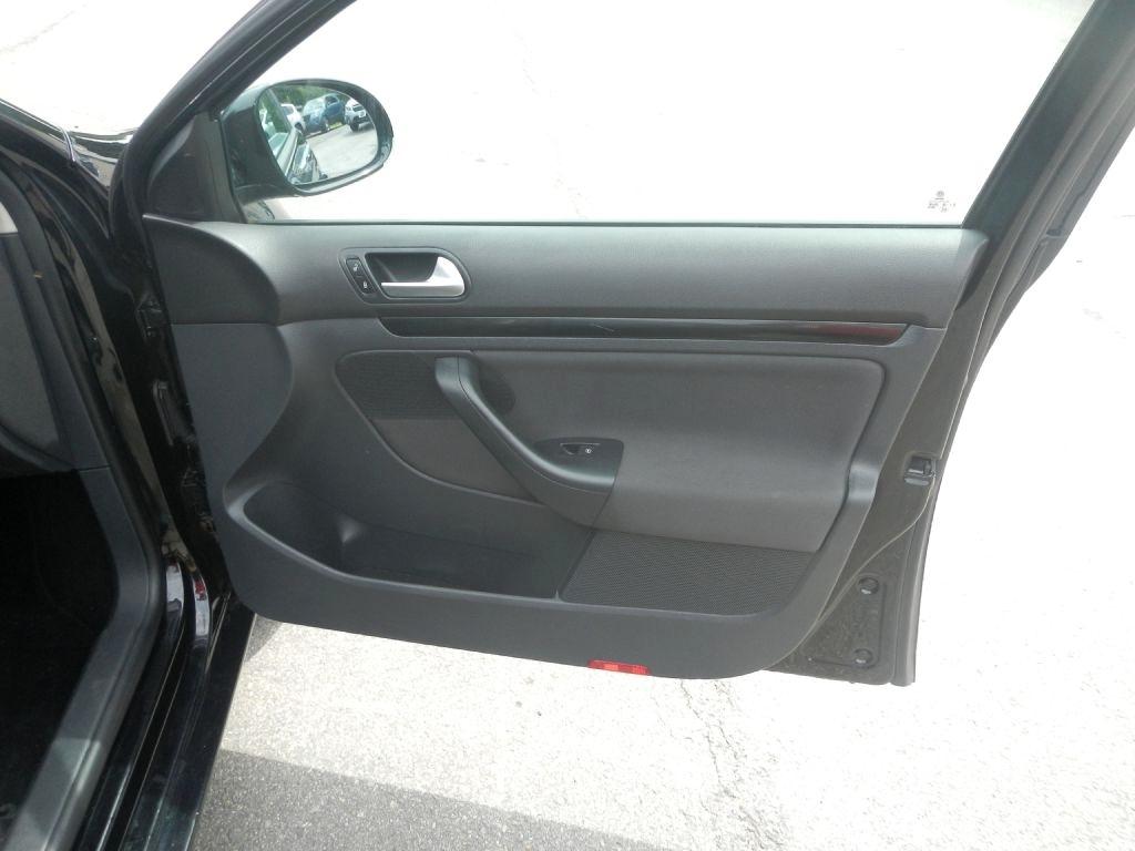 Volkswagen Jetta SportWagen 2.5L SE PZEV 2014